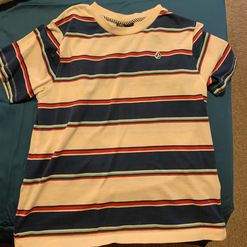 Women’s Small Volcom Ringer Tee